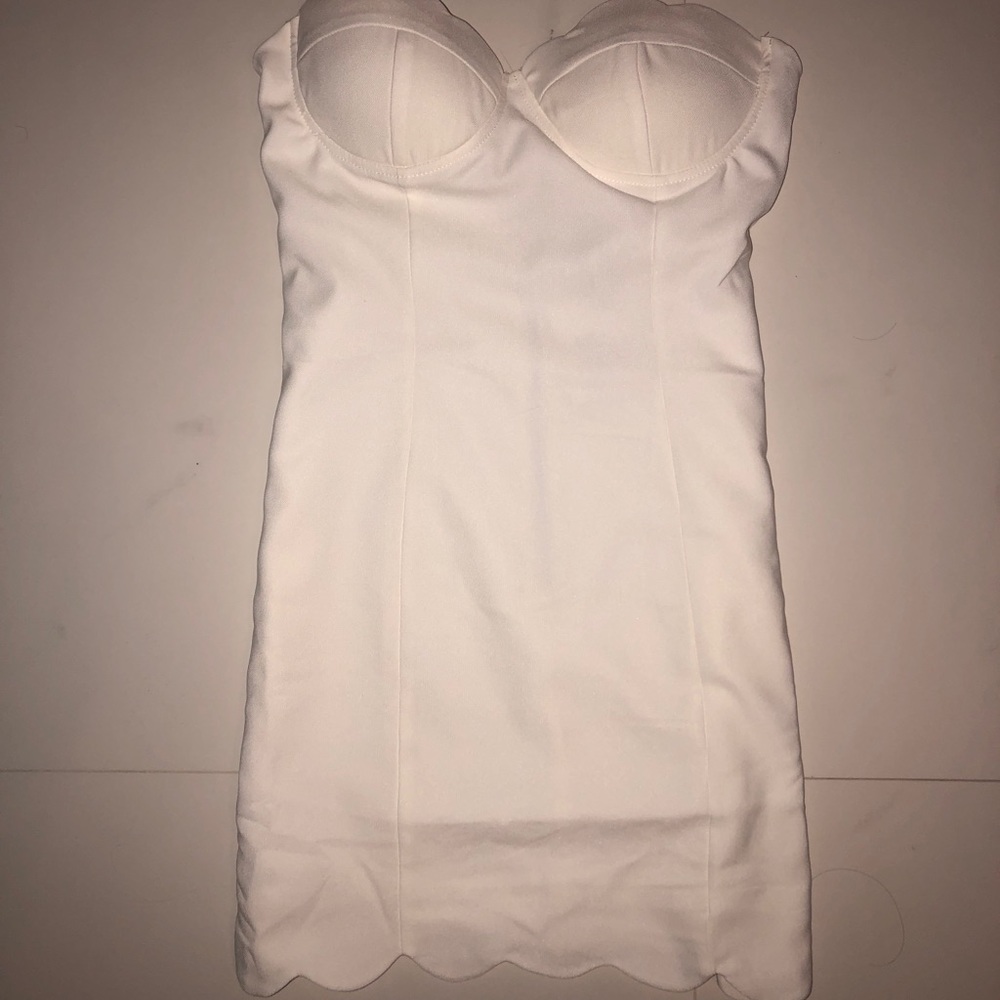 White strapless dress